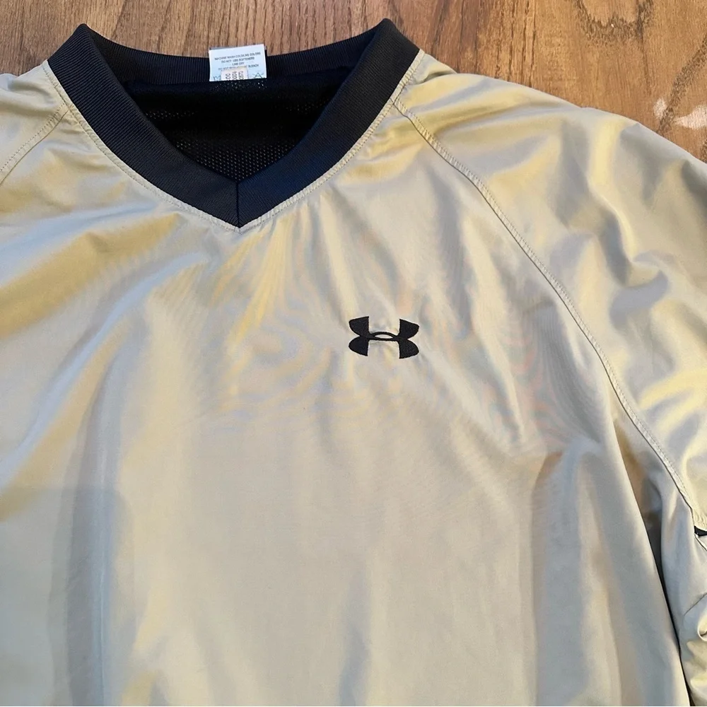 Under Armour Crewneck Windbreaker Pullover Top Size Small Nude/Tan